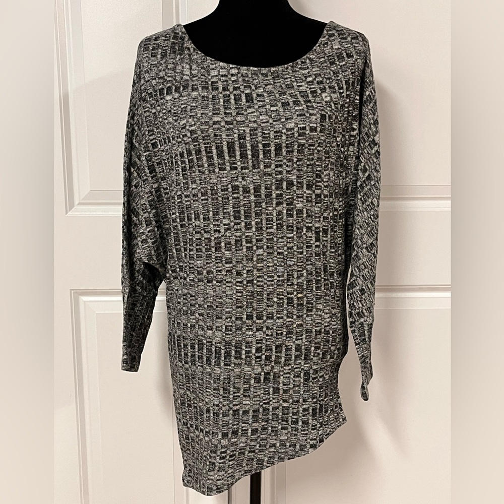 Mind Code Marled Asymmetrical Hem Shirt
